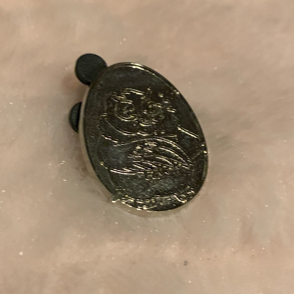 Owl from fox and the hound pin